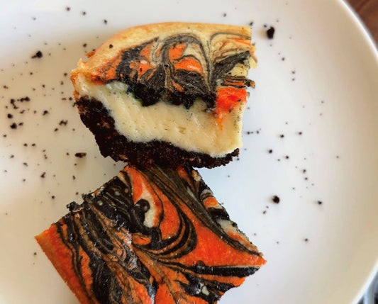 Halloween cheesecake bars